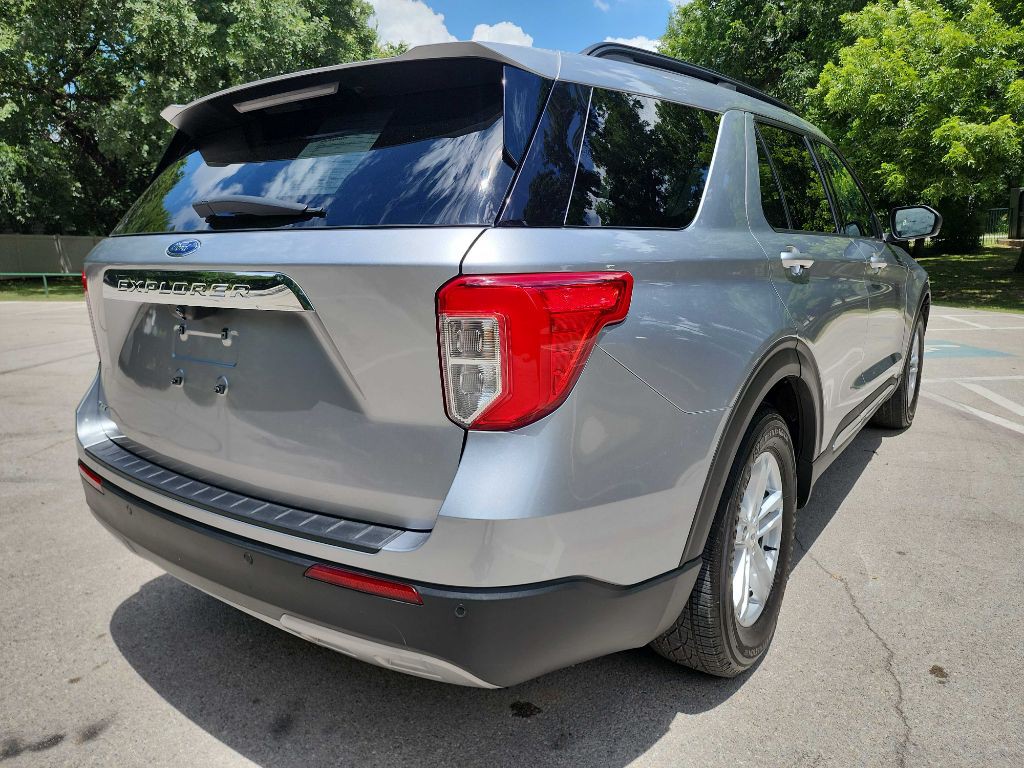 2021 Ford Explorer Image 9