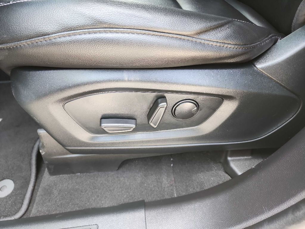 2021 Ford Explorer Image 16