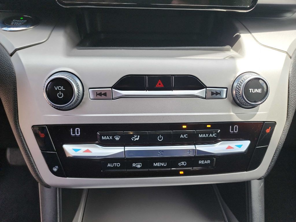 2021 Ford Explorer Image 25