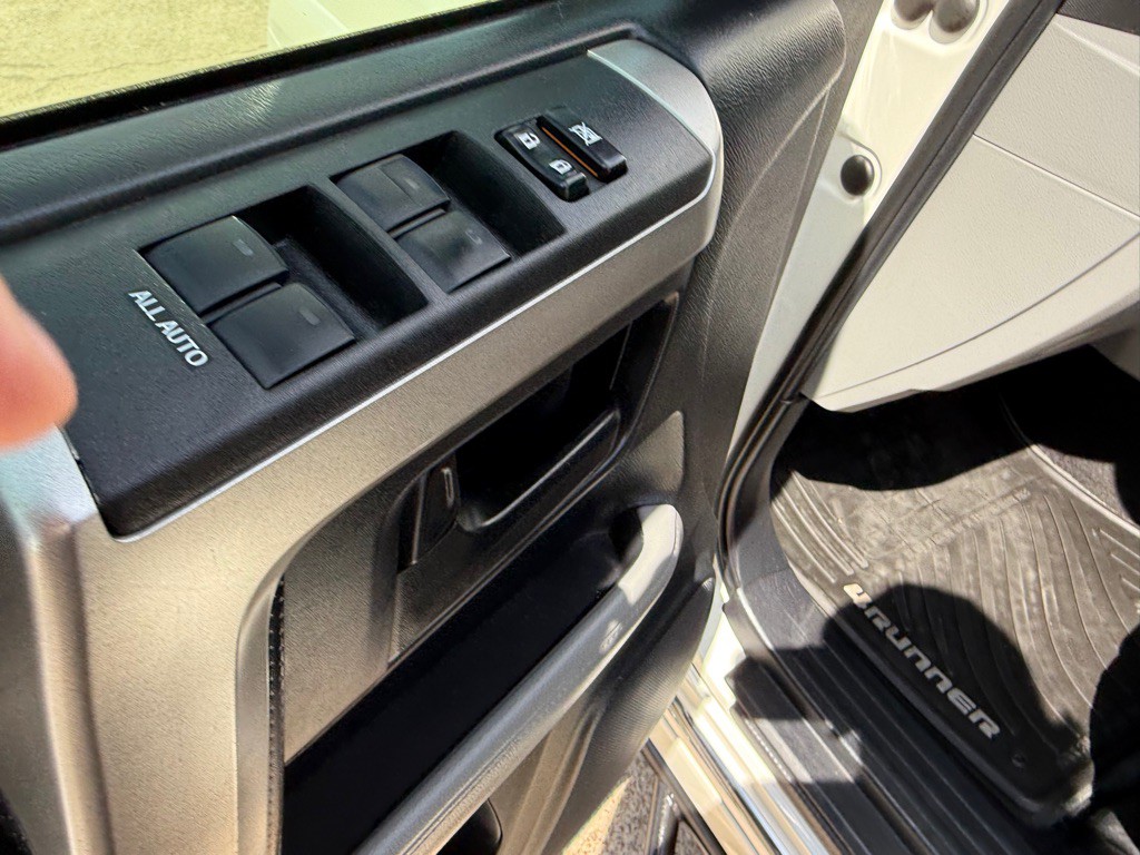 2012 Toyota 4Runner Image 19