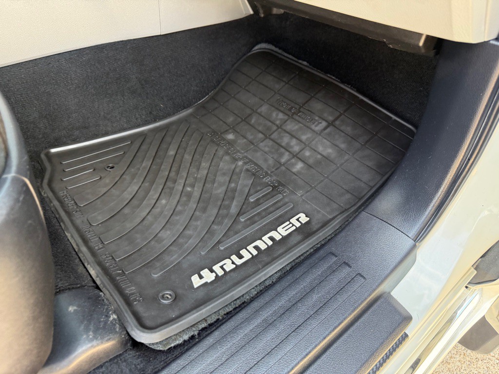 2012 Toyota 4Runner Image 21