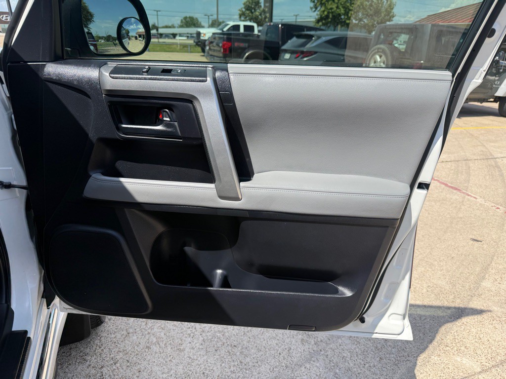 2012 Toyota 4Runner Image 22