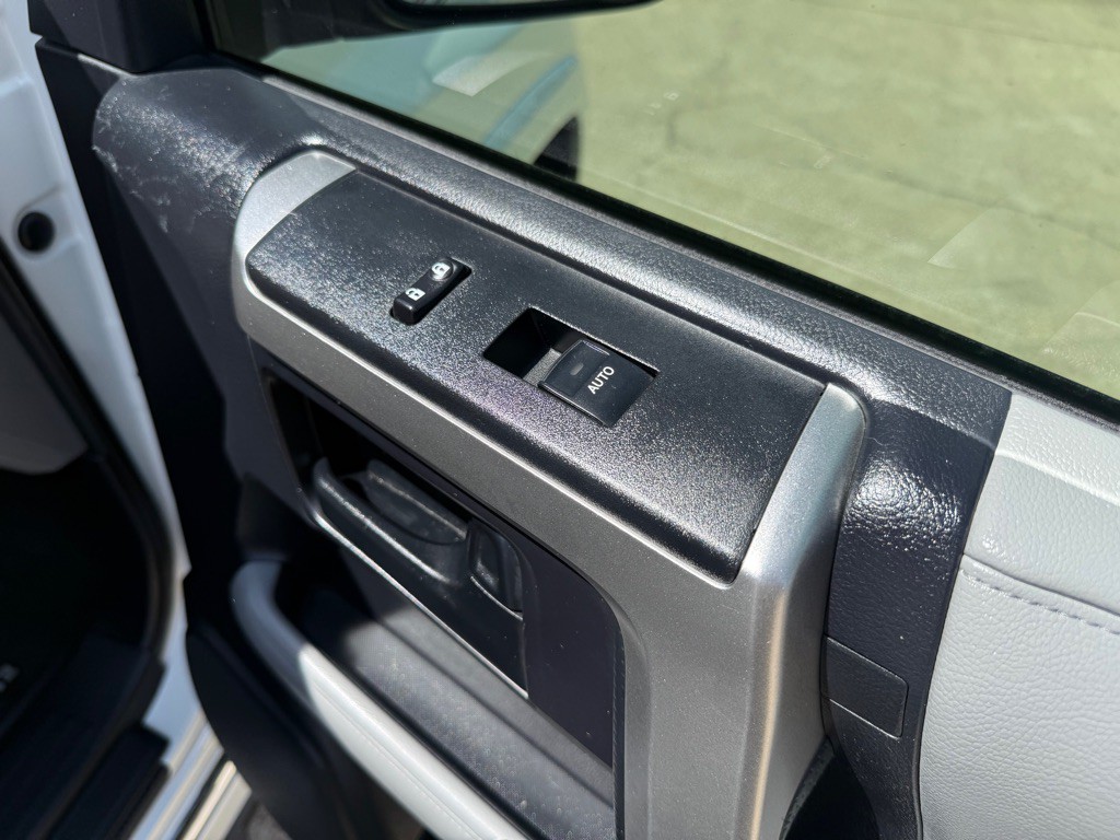 2012 Toyota 4Runner Image 23