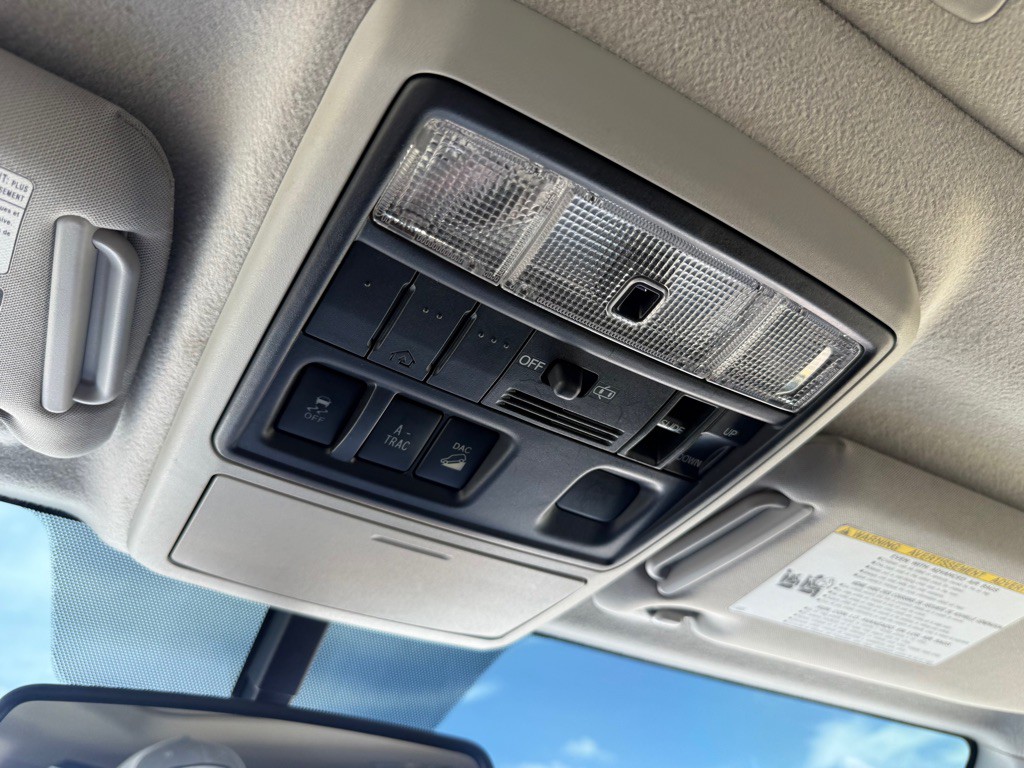 2012 Toyota 4Runner Image 32