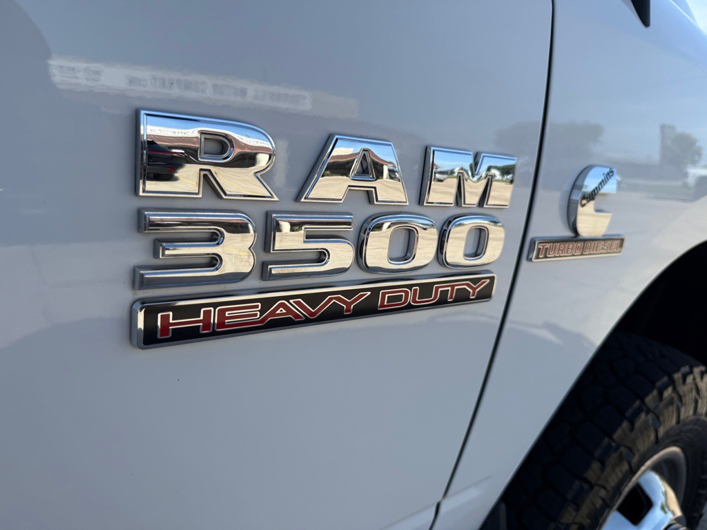 2017 RAM 3500 Image 10