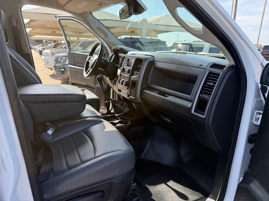 2017 RAM 3500 Image 19