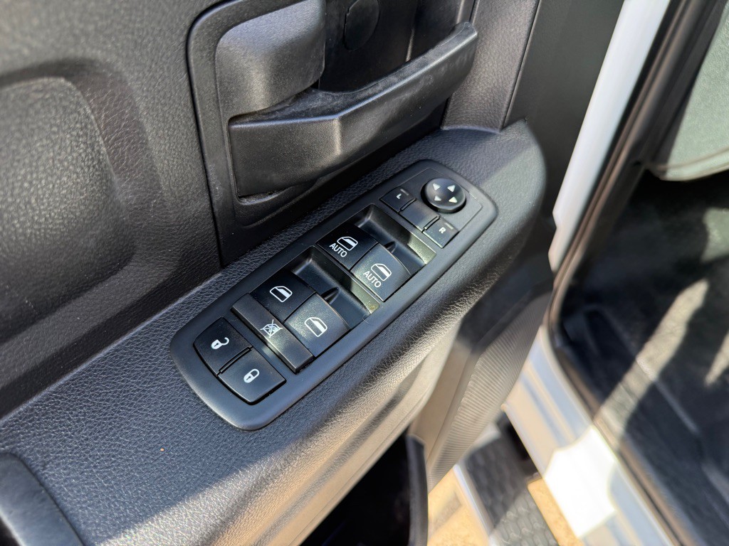 2017 RAM 3500 Image 23