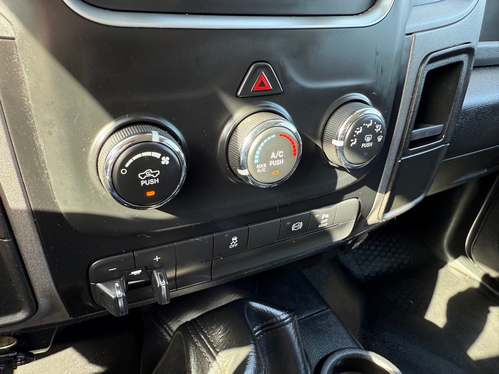 2017 RAM 3500 Image 34