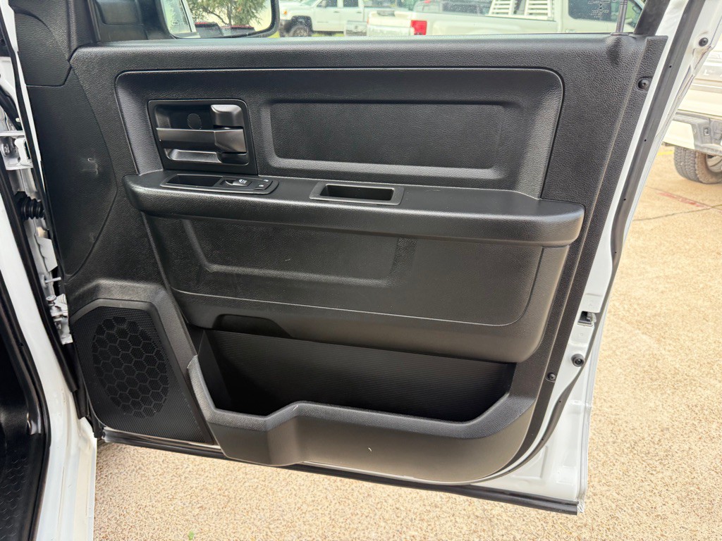 2023 RAM 1500 Image 24