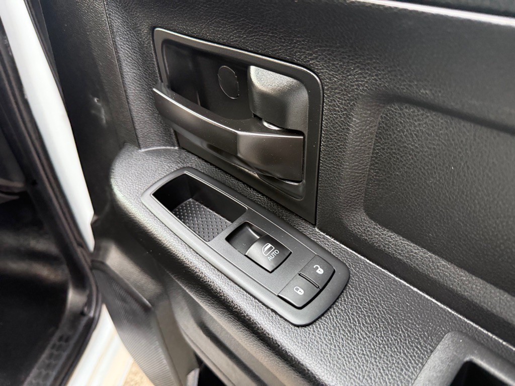 2023 RAM 1500 Image 25