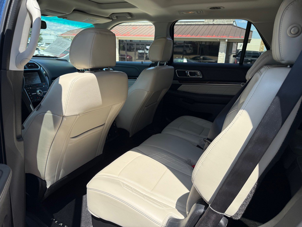 2016 Ford Explorer Image 16