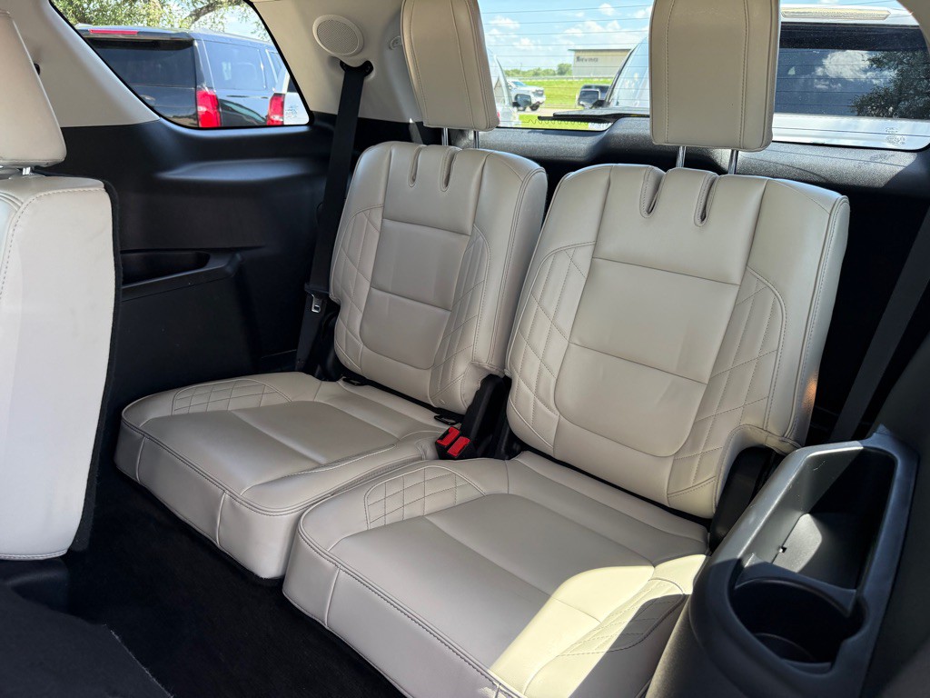 2016 Ford Explorer Image 17