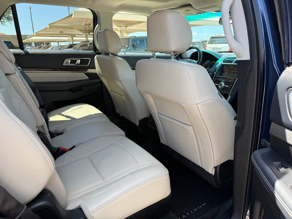 2016 Ford Explorer Image 19