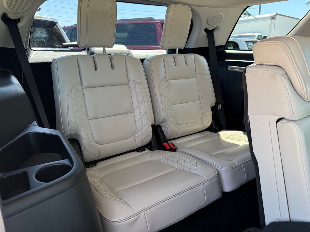 2016 Ford Explorer Image 20