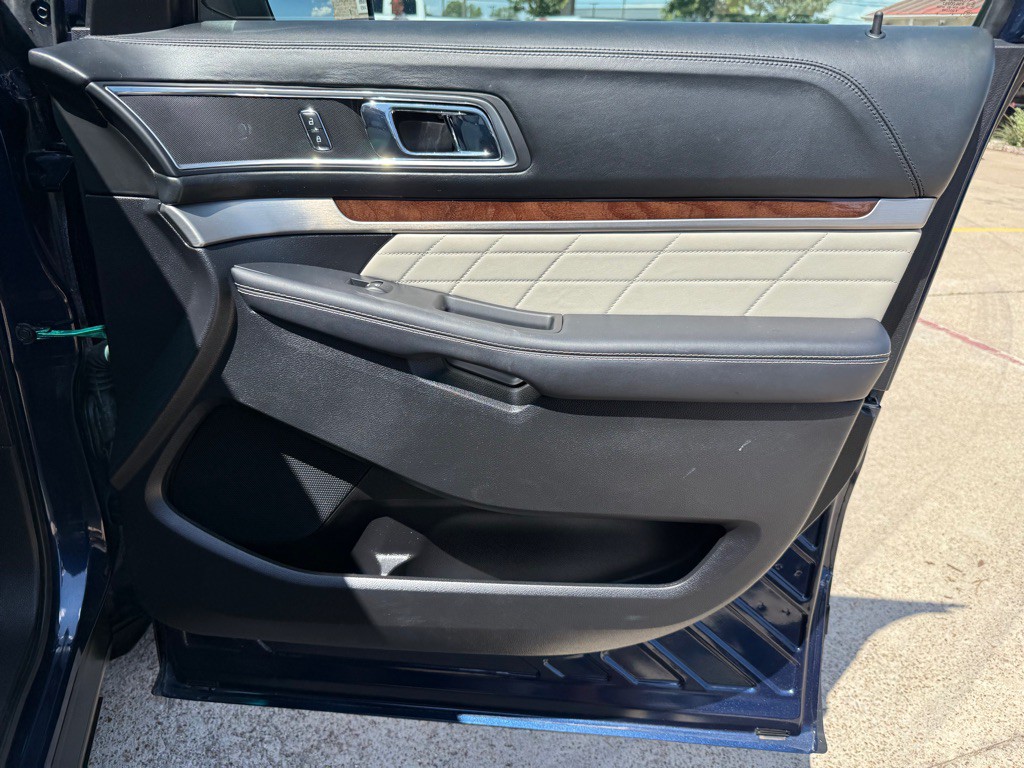2016 Ford Explorer Image 22