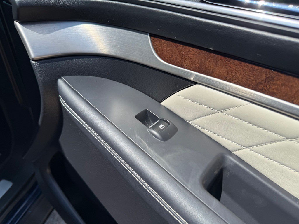 2016 Ford Explorer Image 23
