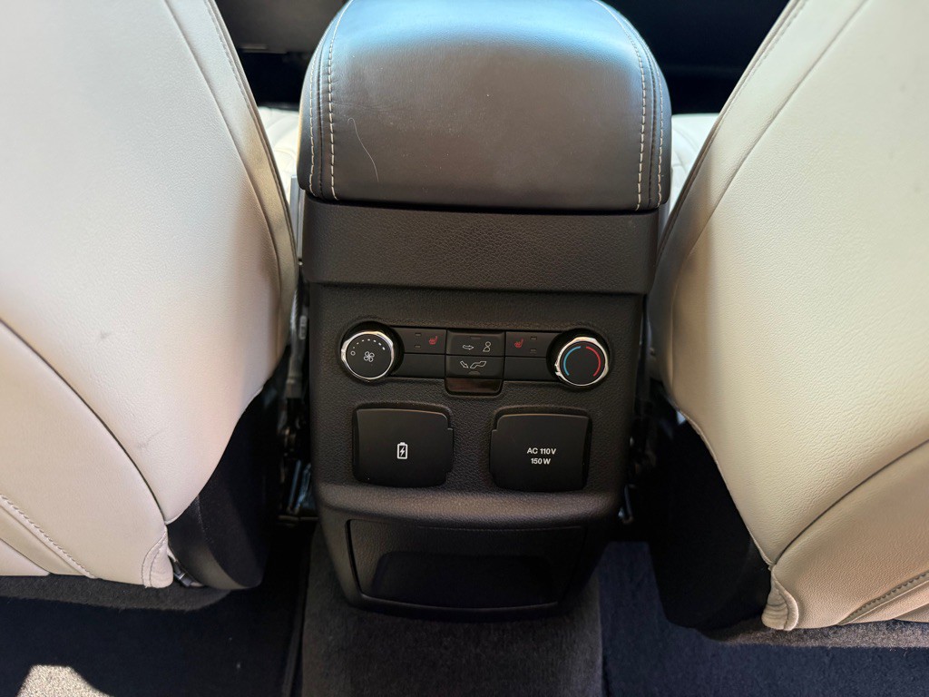 2016 Ford Explorer Image 27