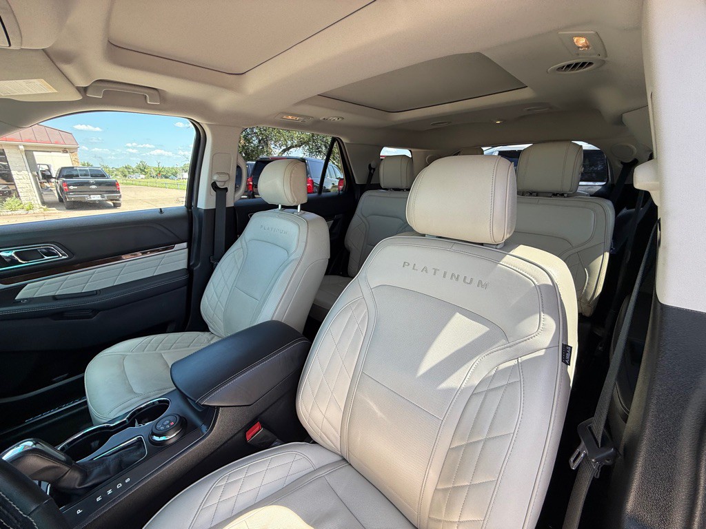 2016 Ford Explorer Image 29