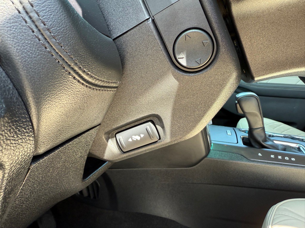 2016 Ford Explorer Image 32