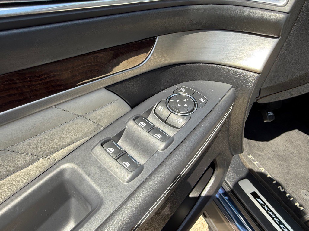 2016 Ford Explorer Image 33