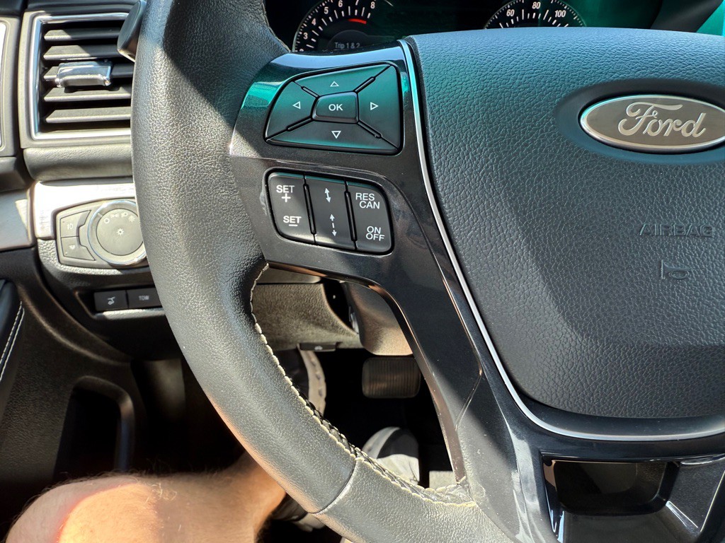2016 Ford Explorer Image 38