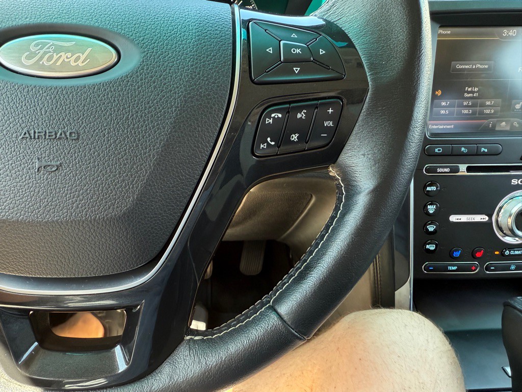 2016 Ford Explorer Image 39
