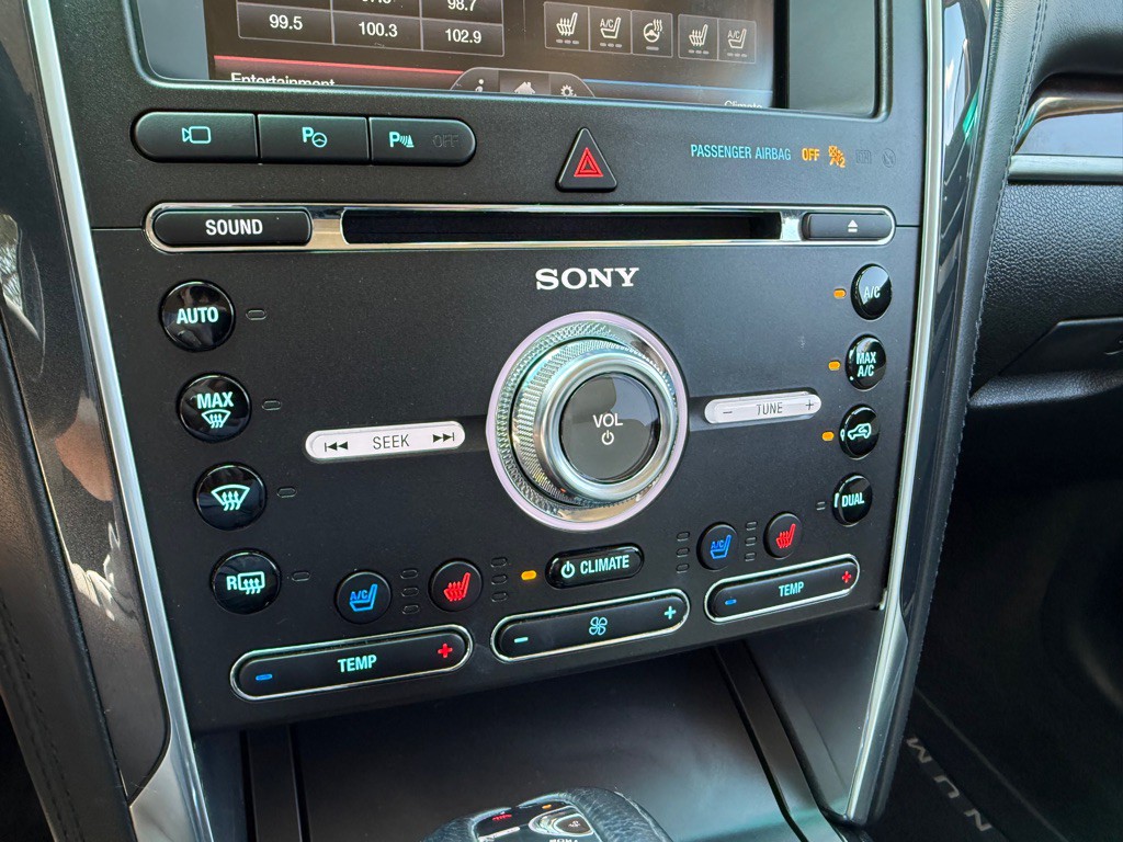 2016 Ford Explorer Image 40