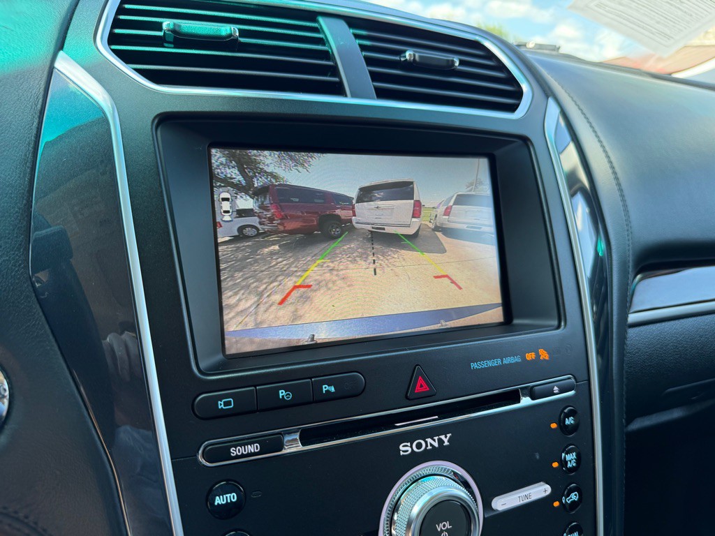 2016 Ford Explorer Image 44