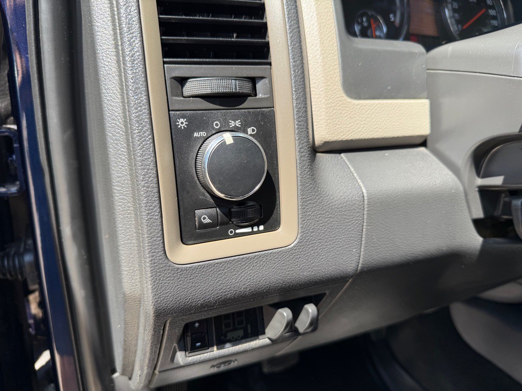 2012 Dodge Ram 3500 Image 22
