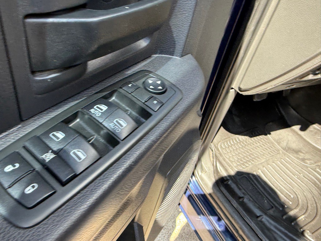 2012 Dodge Ram 3500 Image 23