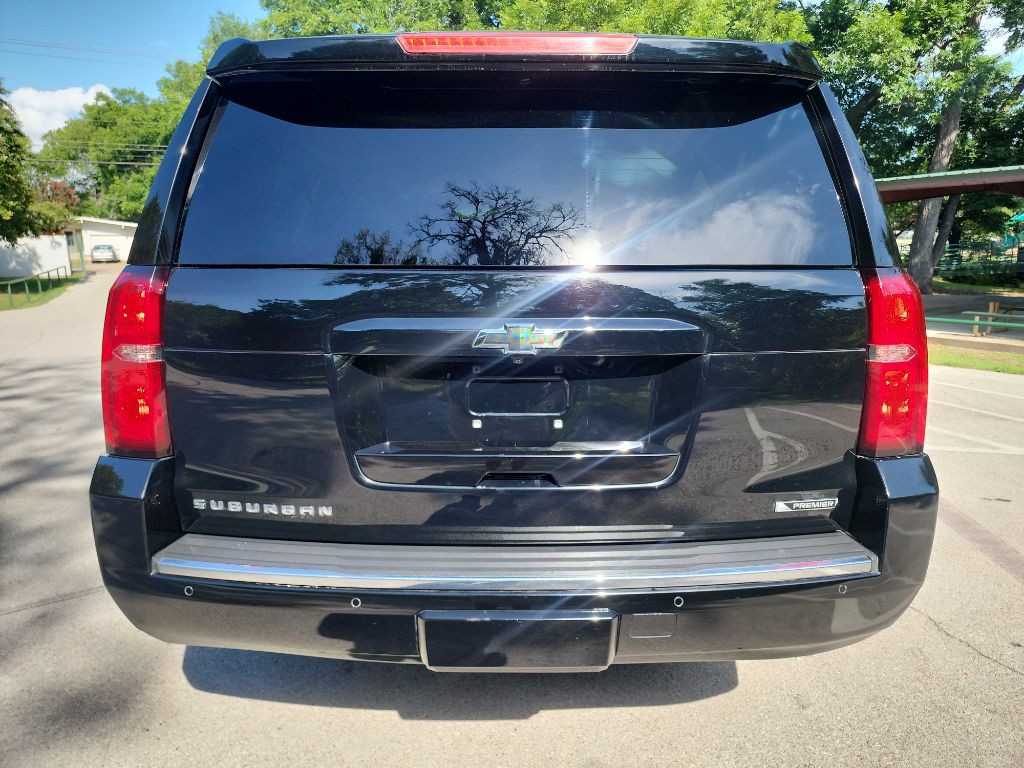 2017 Chevrolet Suburban Image 7