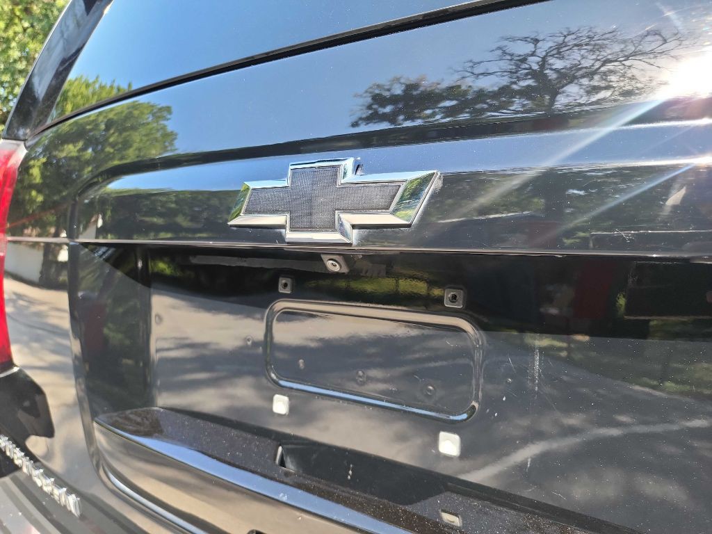 2017 Chevrolet Suburban Image 9