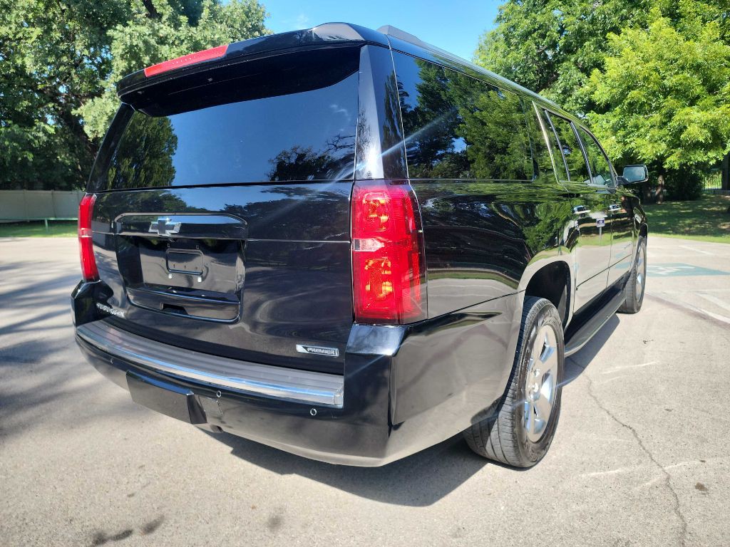 2017 Chevrolet Suburban Image 10