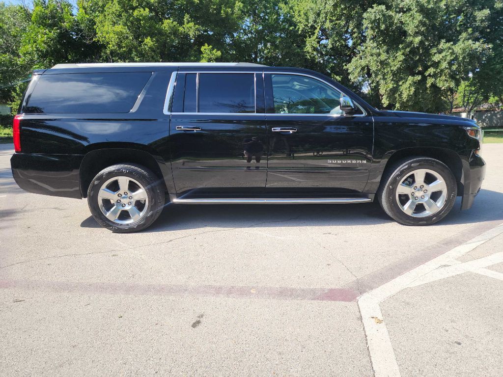 2017 Chevrolet Suburban Image 11