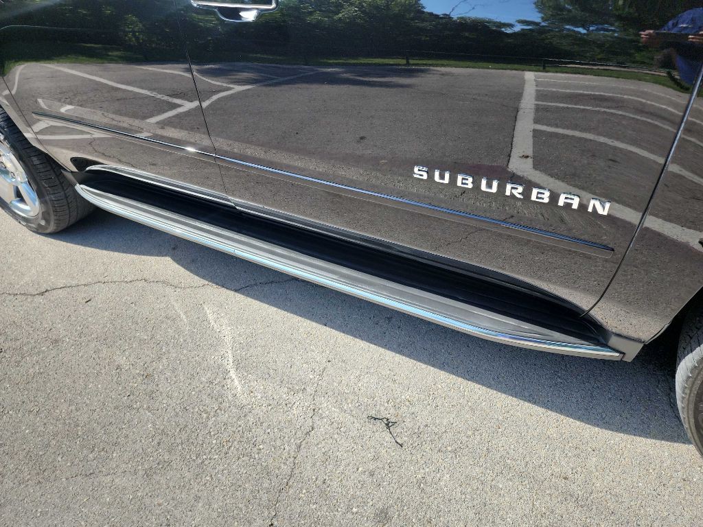 2017 Chevrolet Suburban Image 12