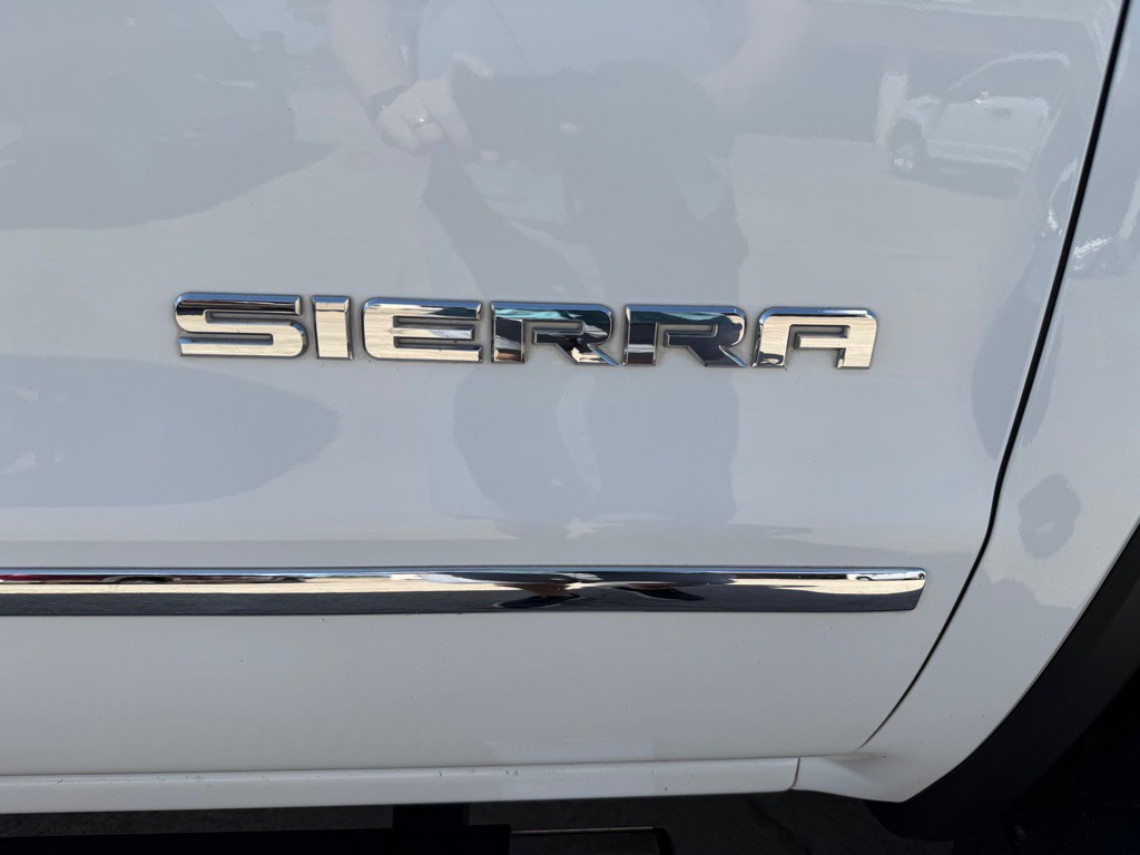 2018 GMC Sierra Image 11