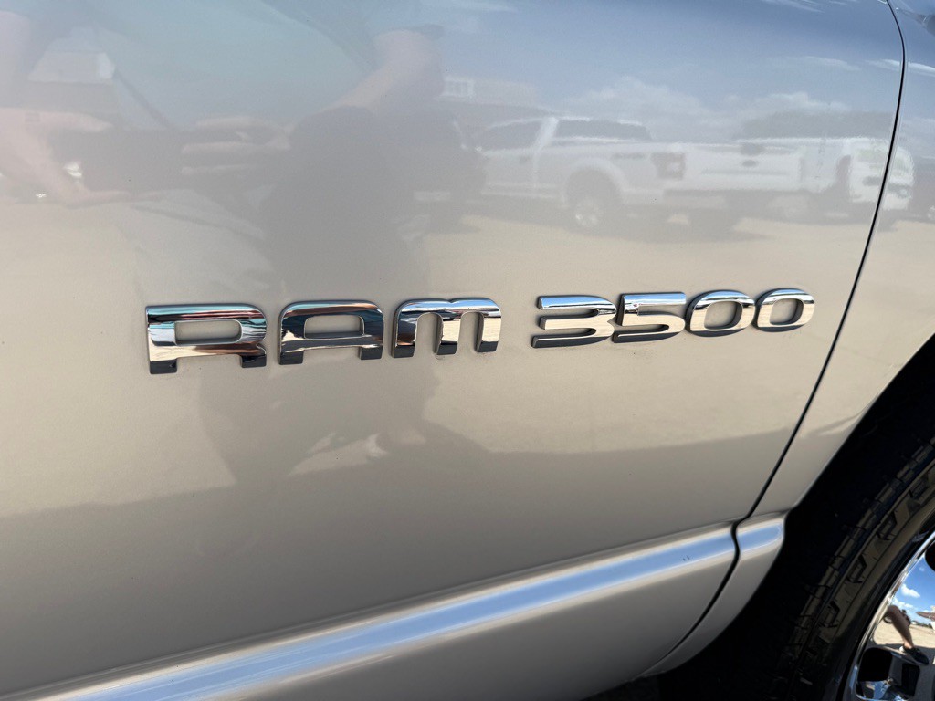 2004 Dodge Ram 3500 Image 11