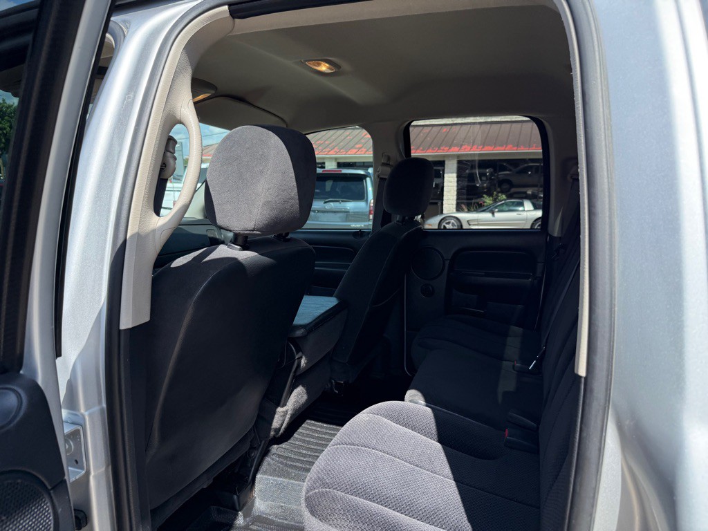 2004 Dodge Ram 3500 Image 15