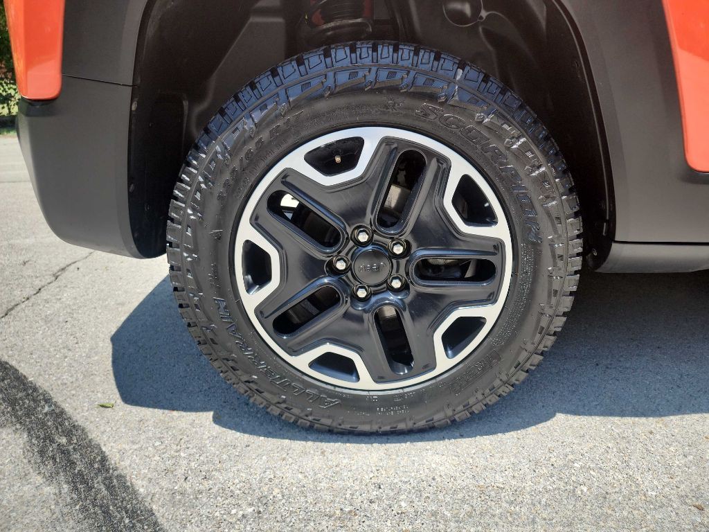 2016 Jeep Renegade Image 14