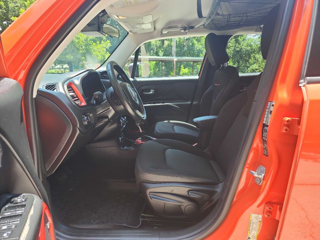 2016 Jeep Renegade Image 19