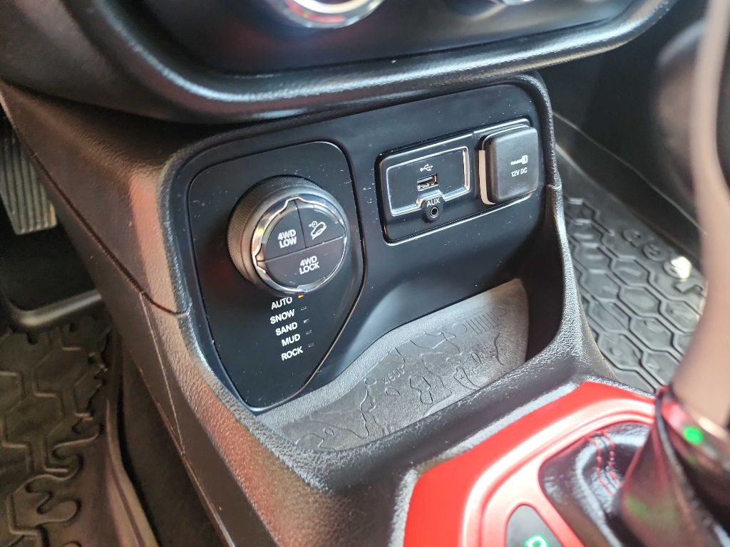 2016 Jeep Renegade Image 30