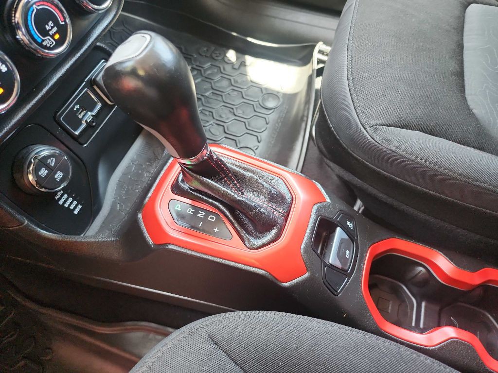 2016 Jeep Renegade Image 31