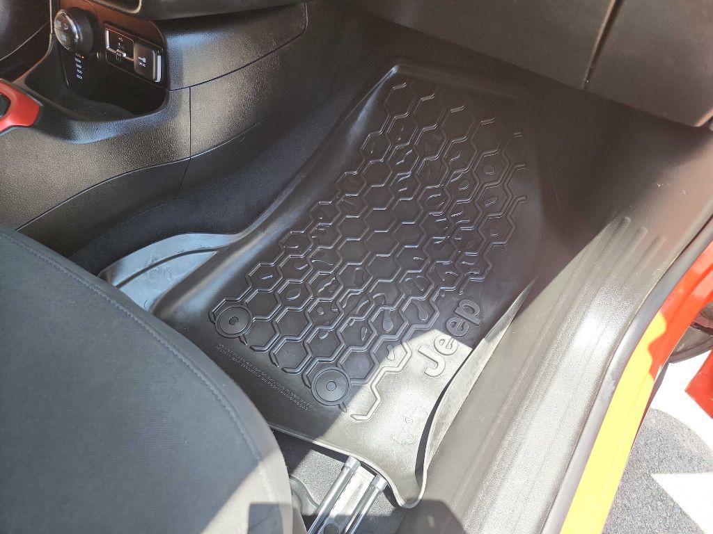 2016 Jeep Renegade Image 42
