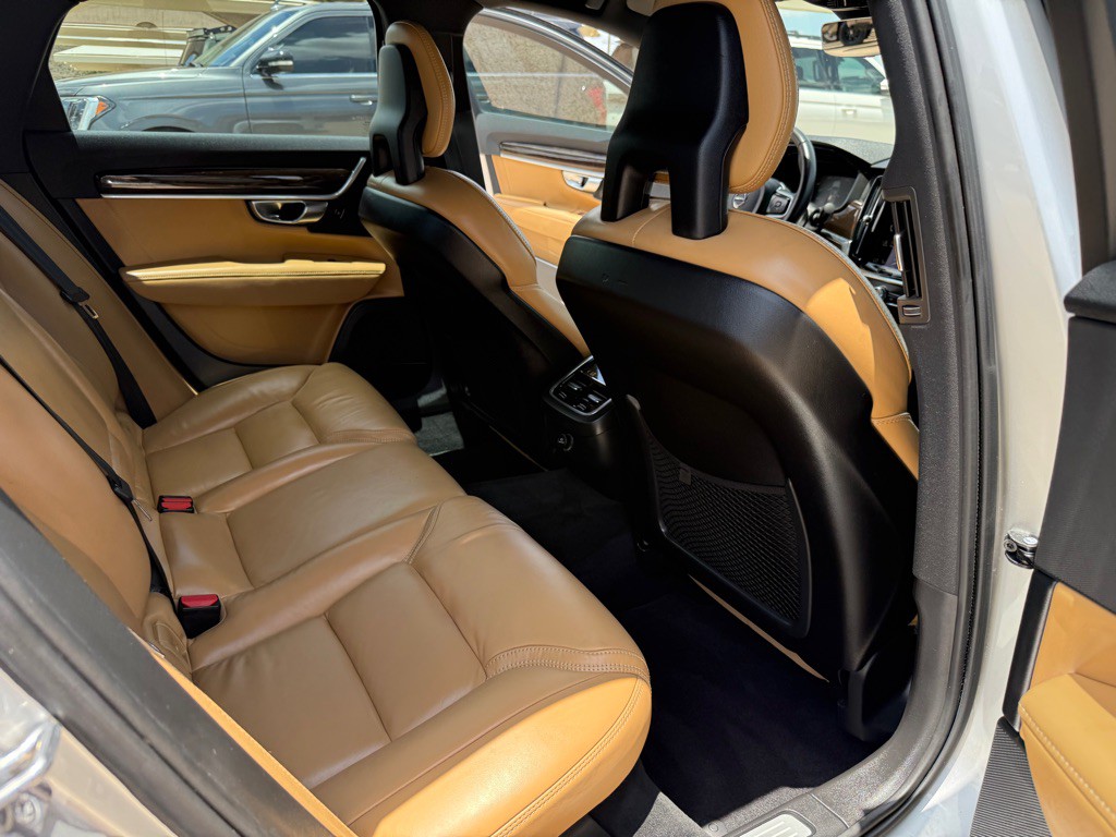 2017 Volvo S90 Image 17