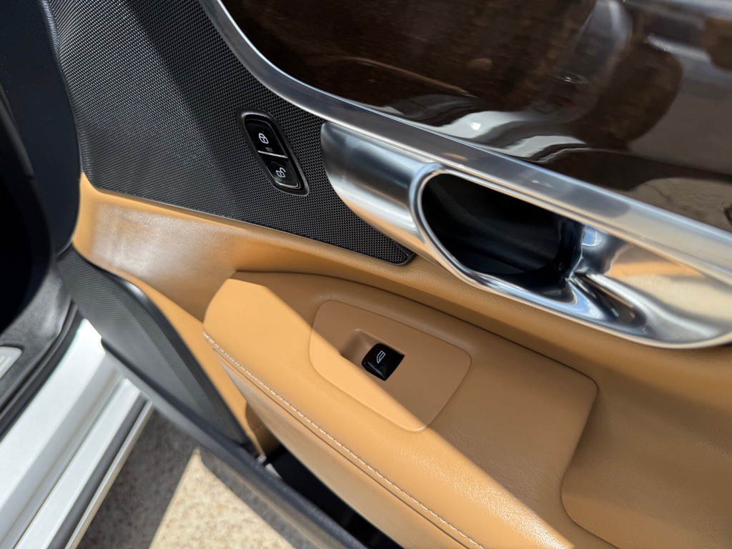 2017 Volvo S90 Image 23