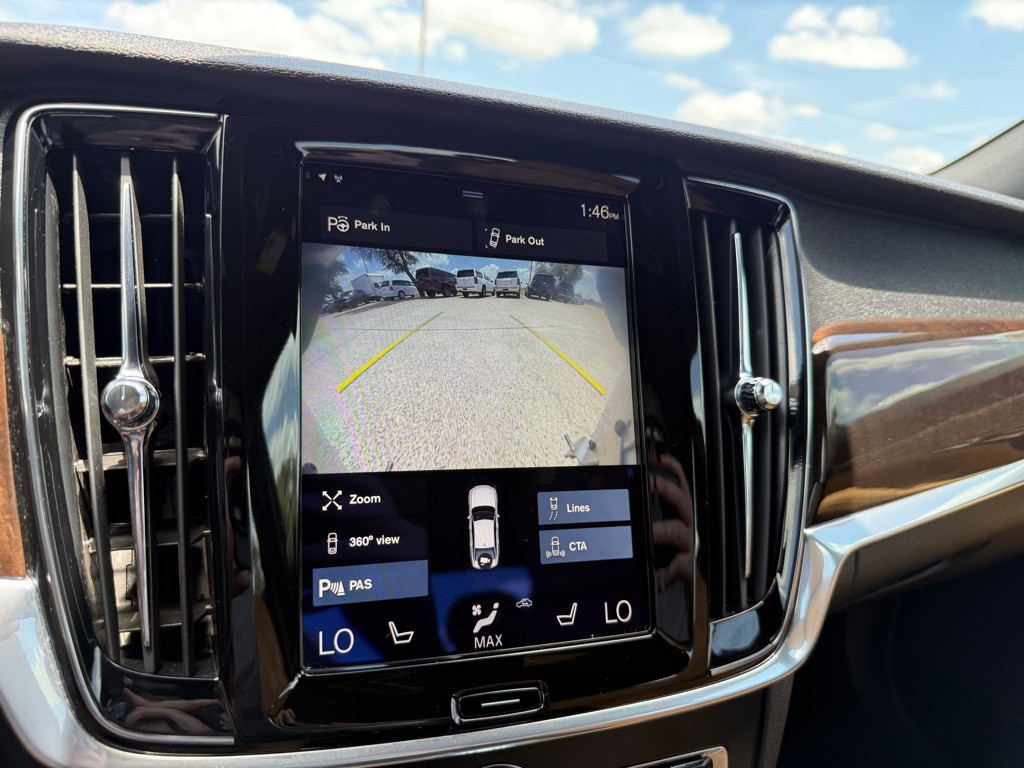 2017 Volvo S90 Image 28