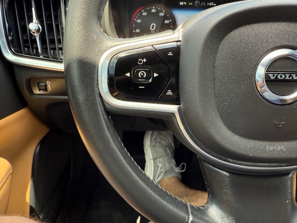 2017 Volvo S90 Image 31