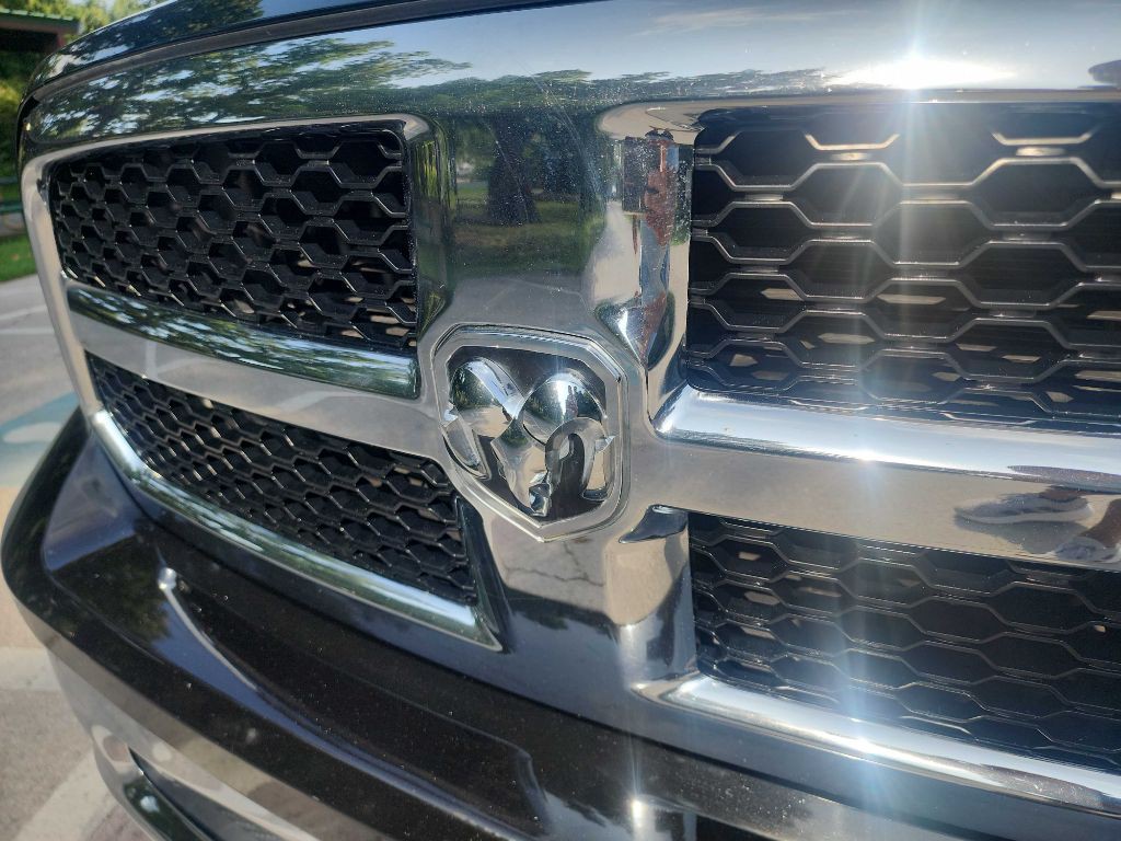 2019 RAM 1500 Image 3