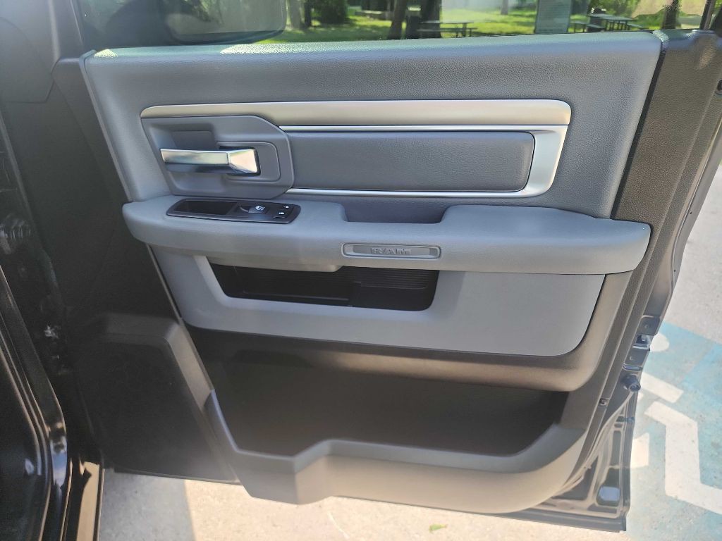 2019 RAM 1500 Image 33