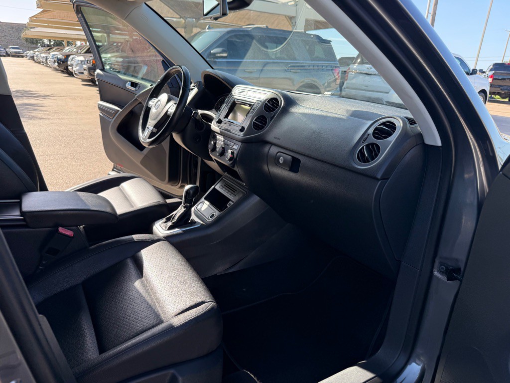 2016 Volkswagen Tiguan Image 14